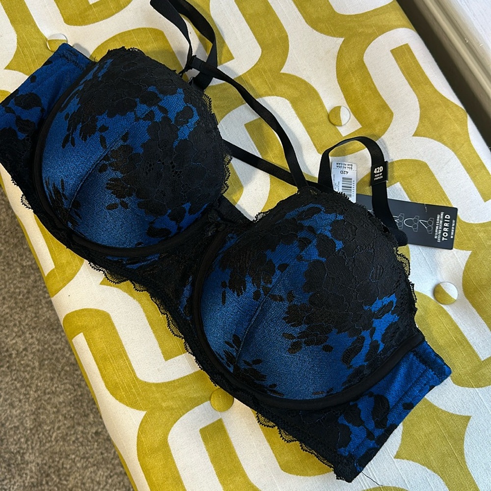 Torrid bra push up strapless